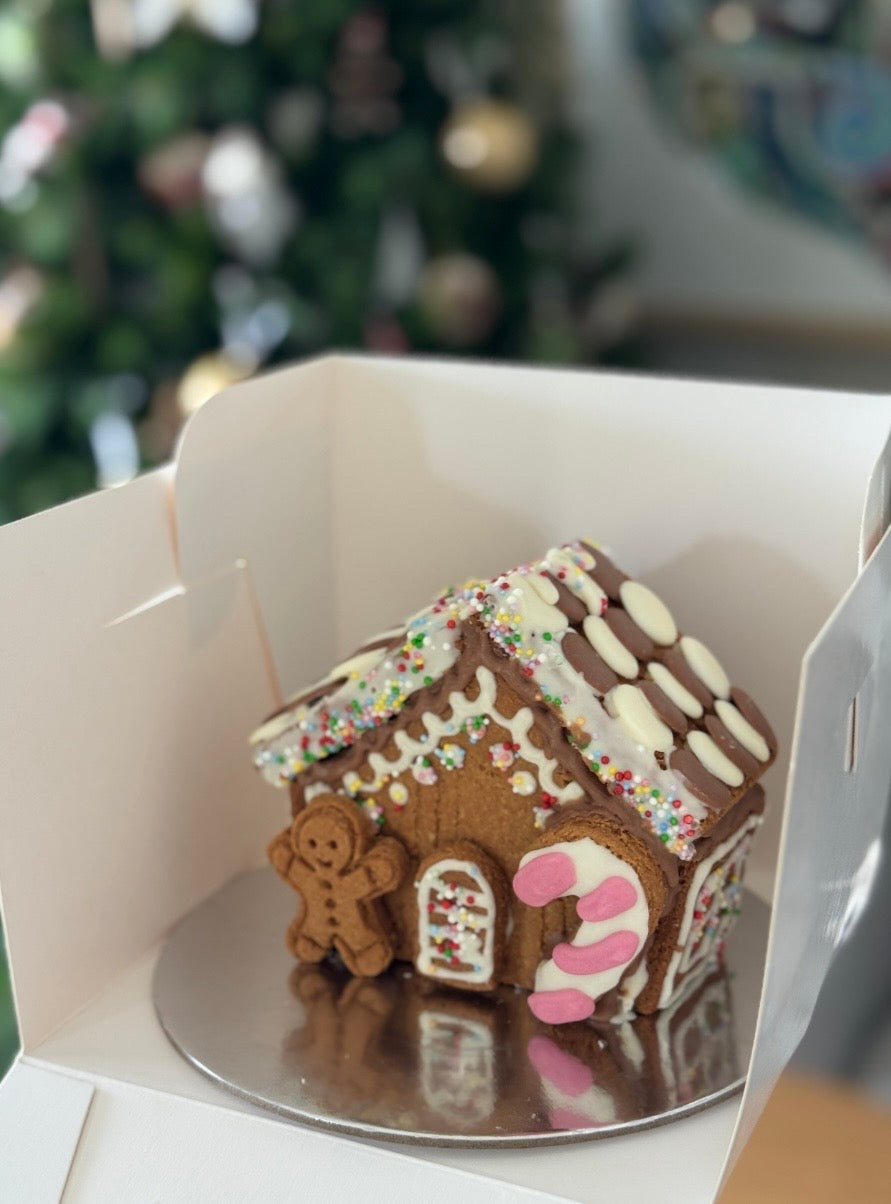 CHRISTMAS GINGERBREAD HOUSE KIT (PRE ORDER)